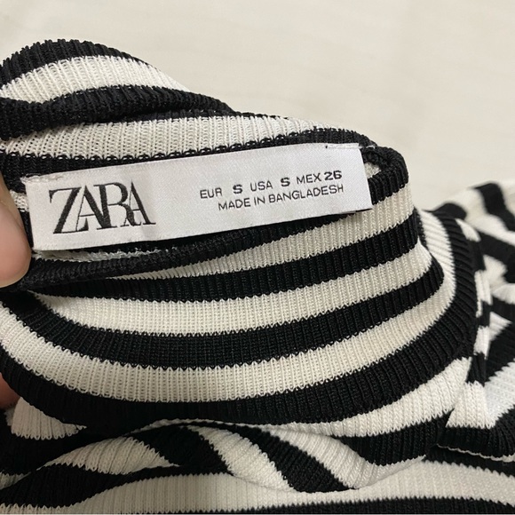 Zara Striped Puff Sleeve Corset Crop Turtleneck Sweater Black/White size Small - Picture 8 of 11